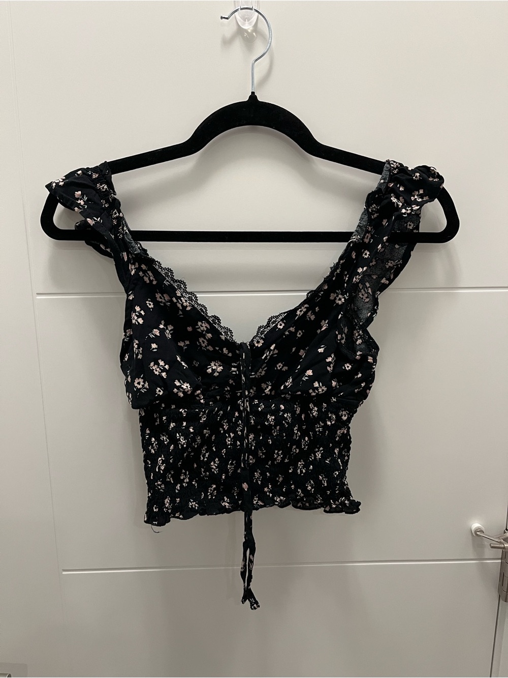 Streetwear Society Black Floral Ruffle Tie-Front Smocked Crop Top Small